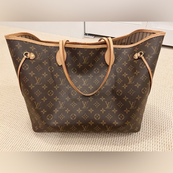 Well-cared-for Louis Vuitton Neverfull GM - Picture 3 of 15